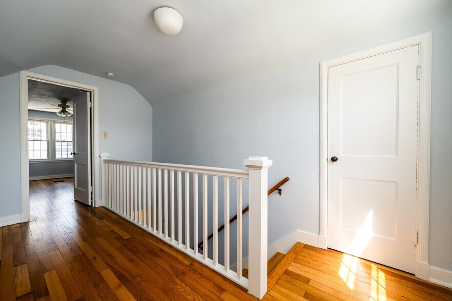 Building Photo - 511 Donna Dr