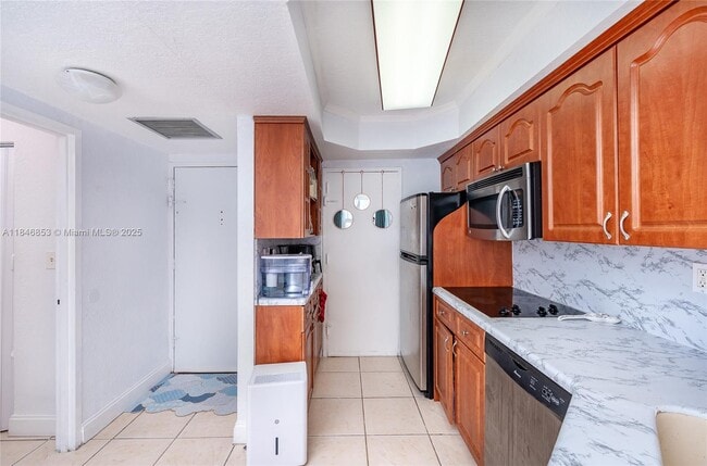 Building Photo - 2899 Collins Ave