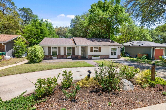 Building Photo - 419 Morningbird Ct