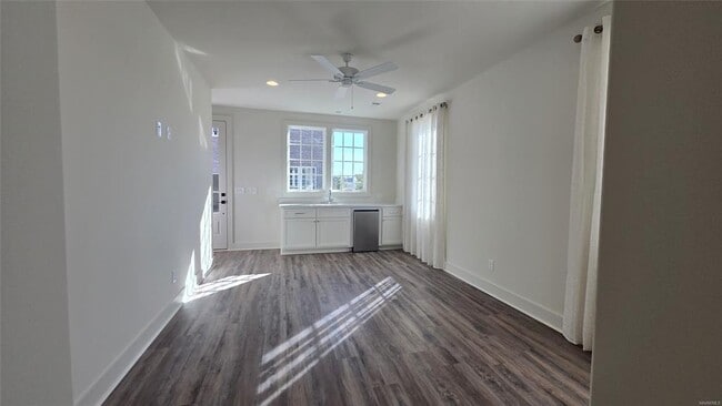 Building Photo - 4517 Broadwick St