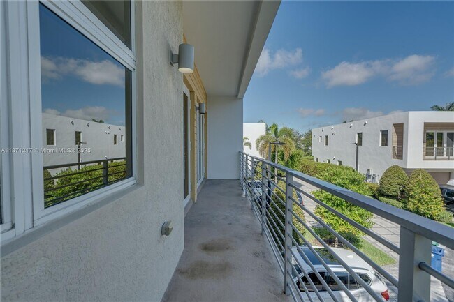 Building Photo - 9870 NW 74th Terrace