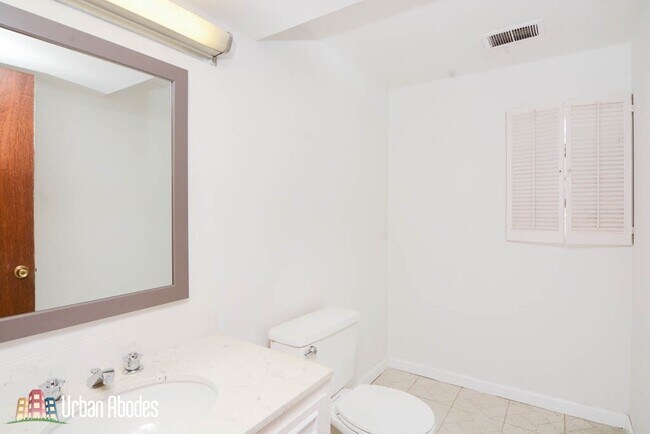 Building Photo - 8117 Central Ave