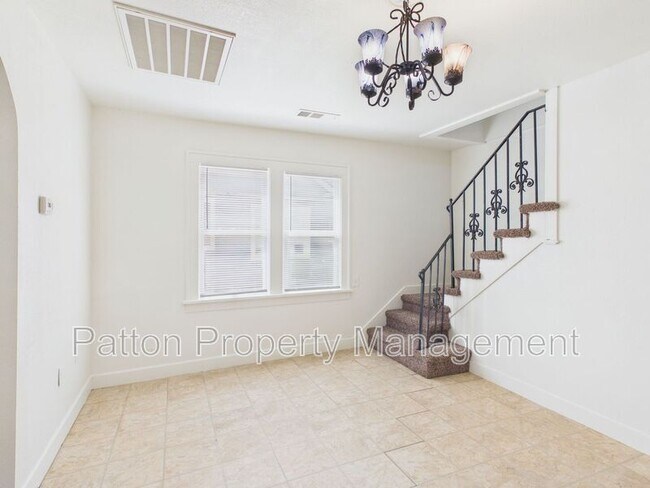 Building Photo - 701 Sunset Terrace