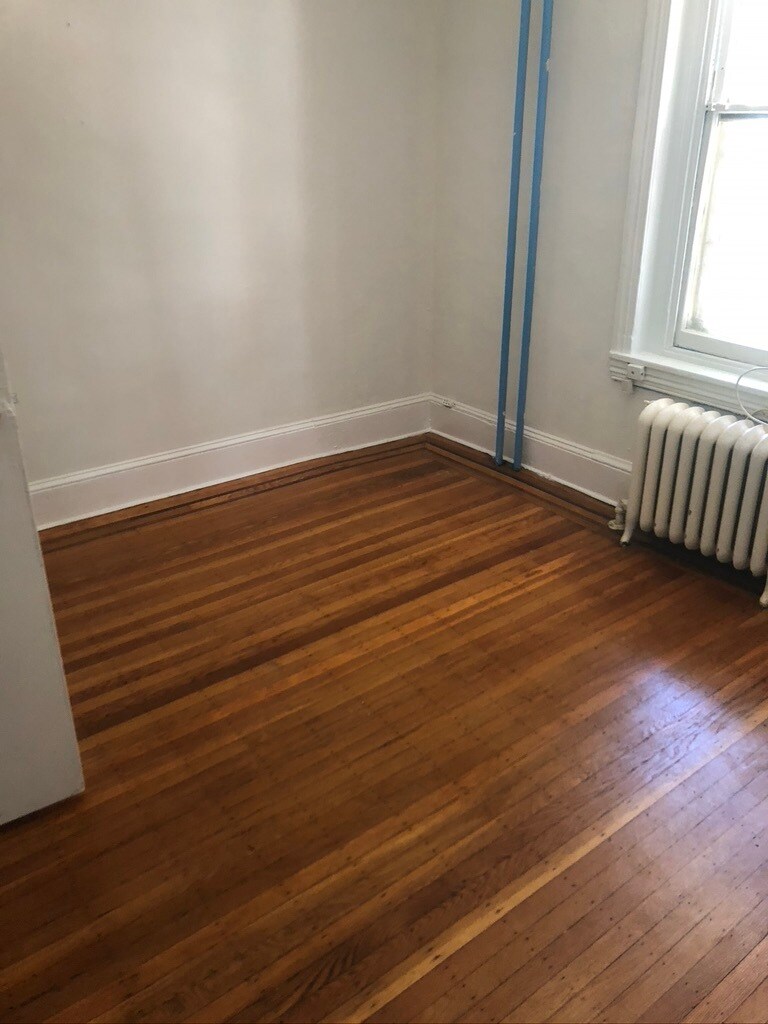 bedroom 2 empty - 414 S 41st Street