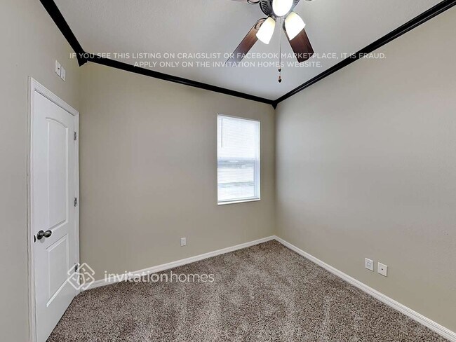 Building Photo - 3208 43rd Ave E