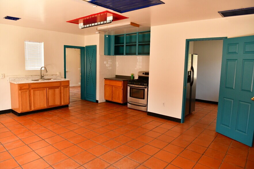 Building Photo - 1175 Cypress Ave