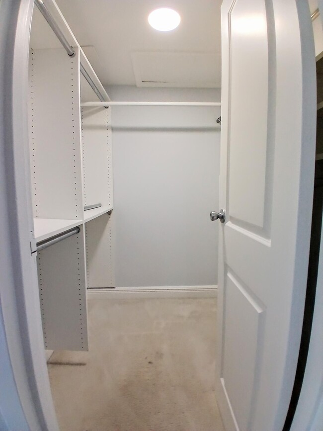 Building Photo - 1830 Embassy Dr