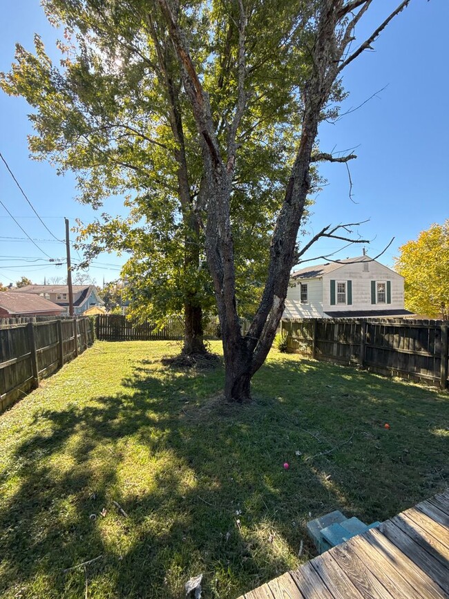 Building Photo - Historic 4 Bedroom 3 Bath Home Near Downto...