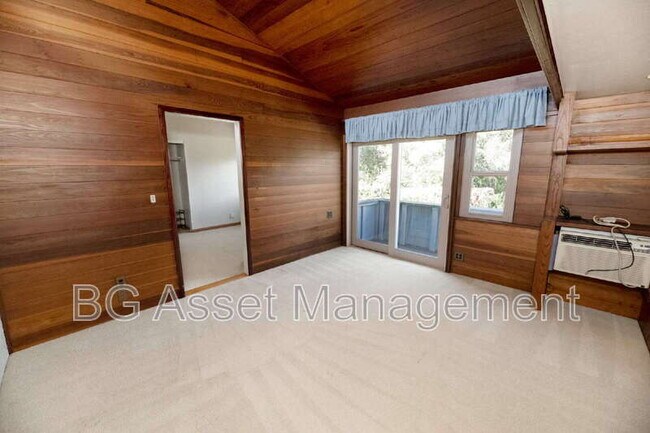 Building Photo - 1830 Weir Dr