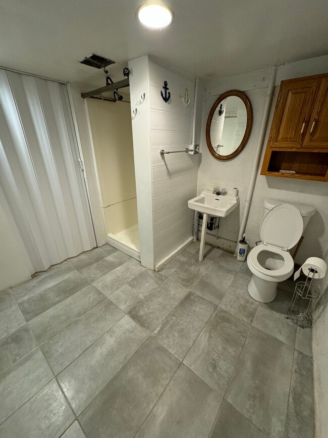 Building Photo - 1208 Washington Pike