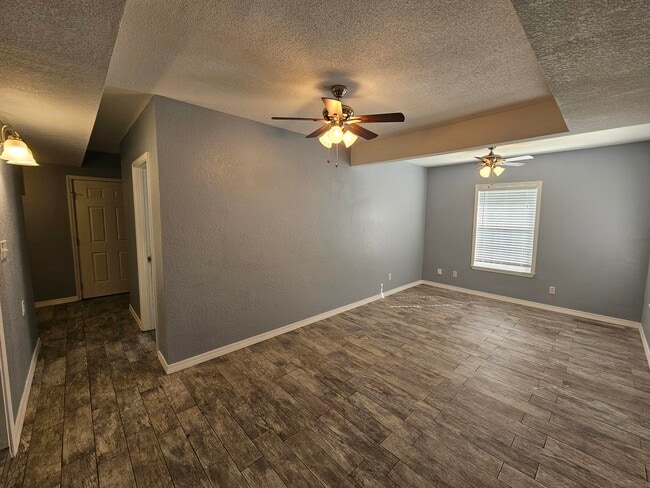 Building Photo - 1077 Woodlore Cir