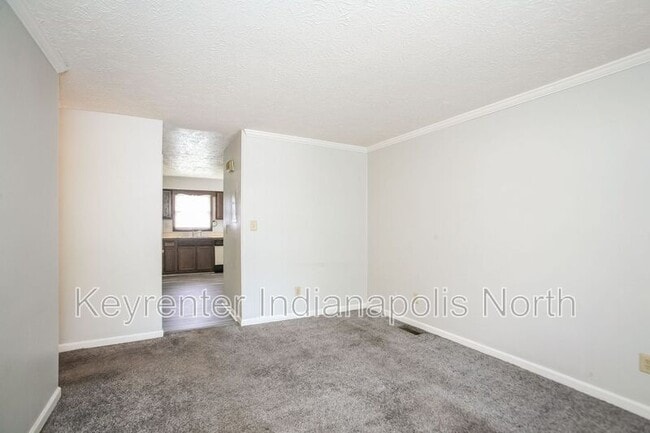 Building Photo - 140 N Cherry St