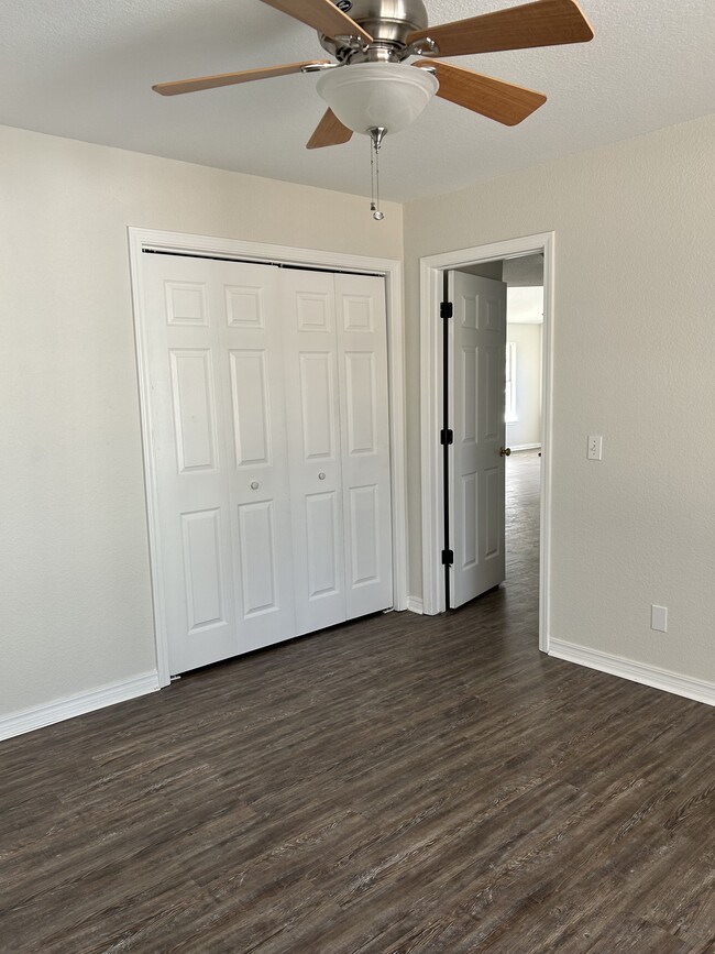 Building Photo - 1474 N Caddo Ave