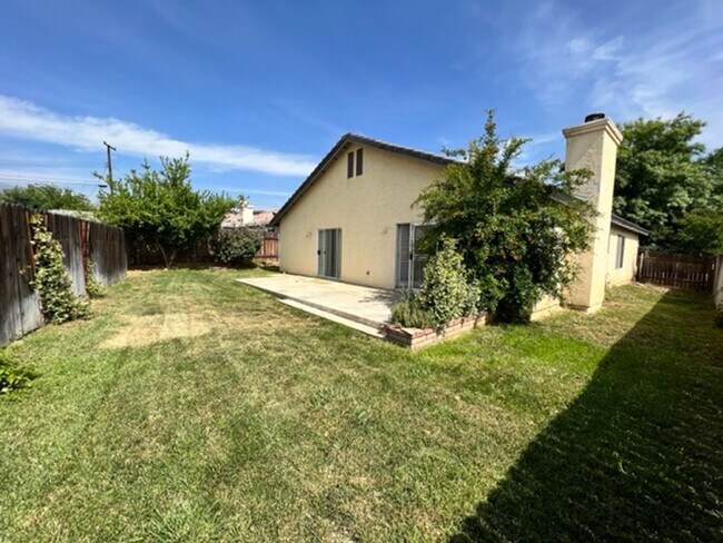 Building Photo - 35582 Penrose Ln