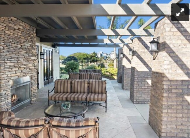 Building Photo - 4012 Tradewinds Dr