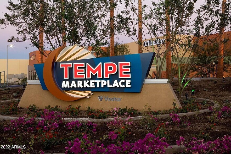 Building Photo - 280 S Evergreen Rd