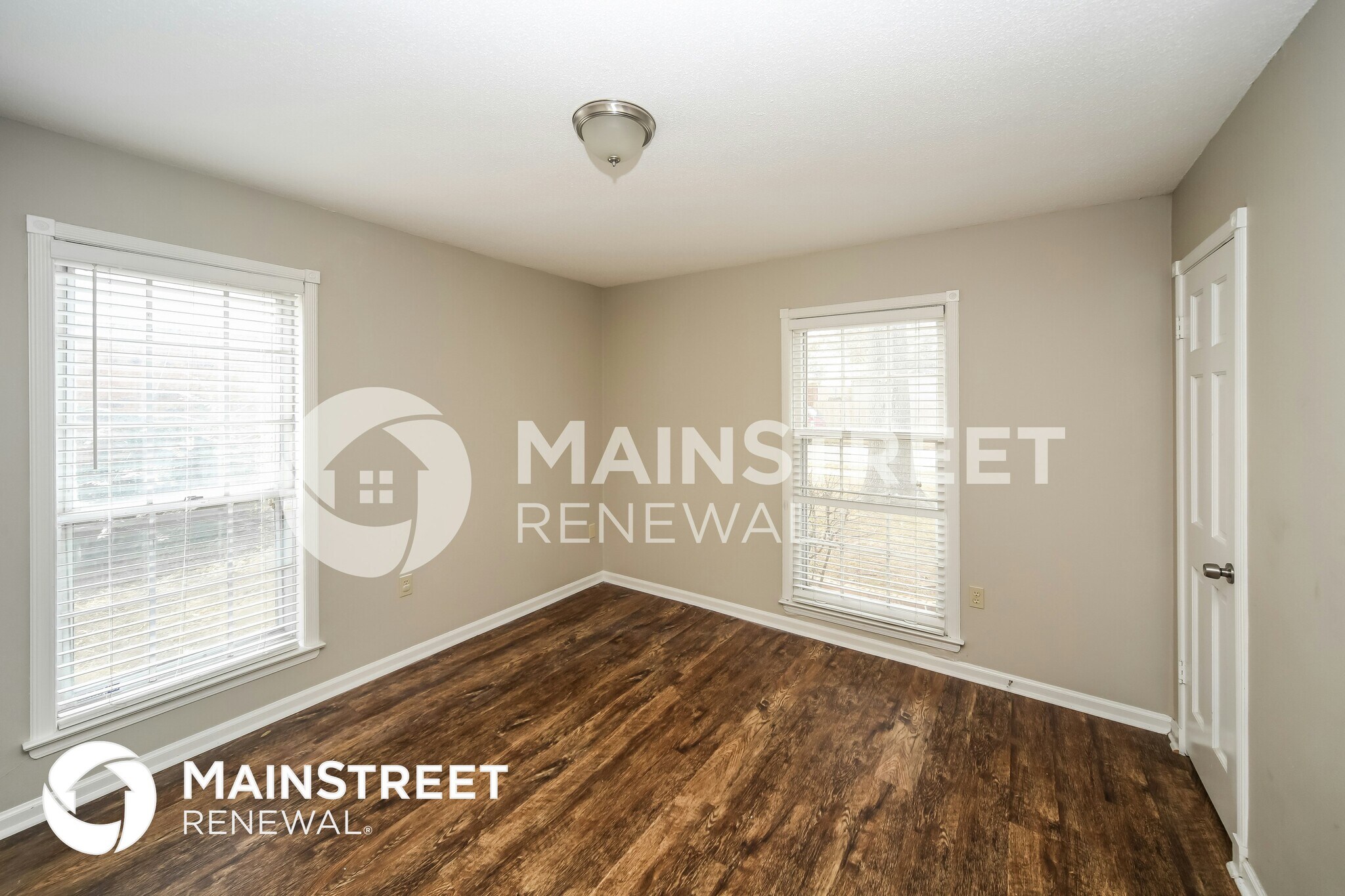Building Photo - 3084 Kemper Dr