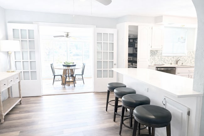 Building Photo - 1905 E Hatton St