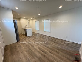 Building Photo - 440 Wilson Dr
