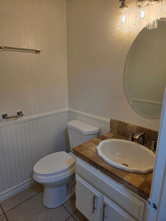 Building Photo - Newly Renovated Temecula 3 Bedroom Home!