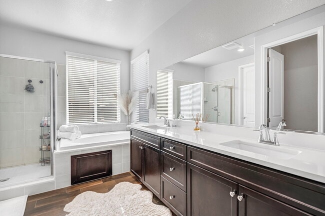 Building Photo - 2815 N Leya Dr