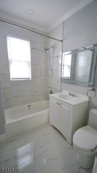 Building Photo - 56 Hobart Pl