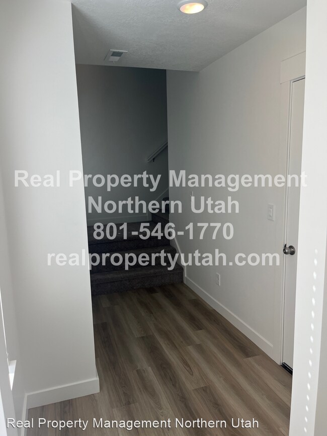 Building Photo - 3 br, 2.5 bath House - 3084 N. 1600 E.