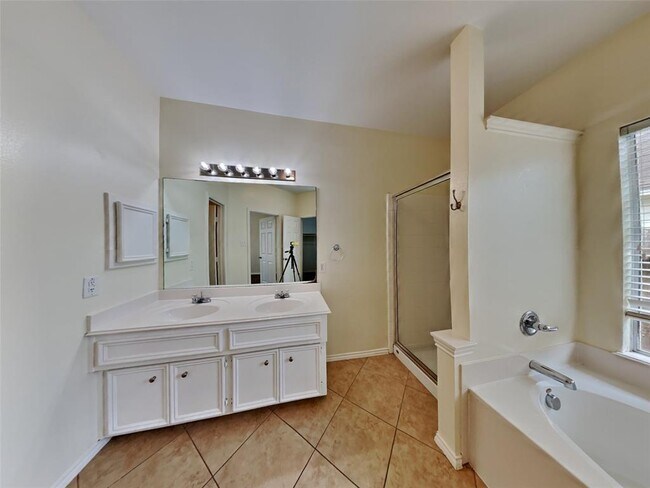 Building Photo - 864 Rock Harbor Ln