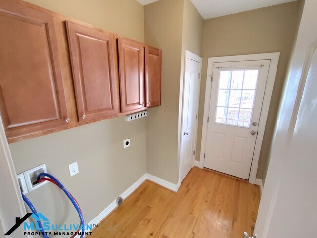 Building Photo - 279 Weaver Ridge Rd