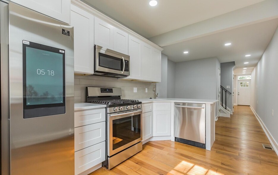 Kitchen - 4818 Smick St