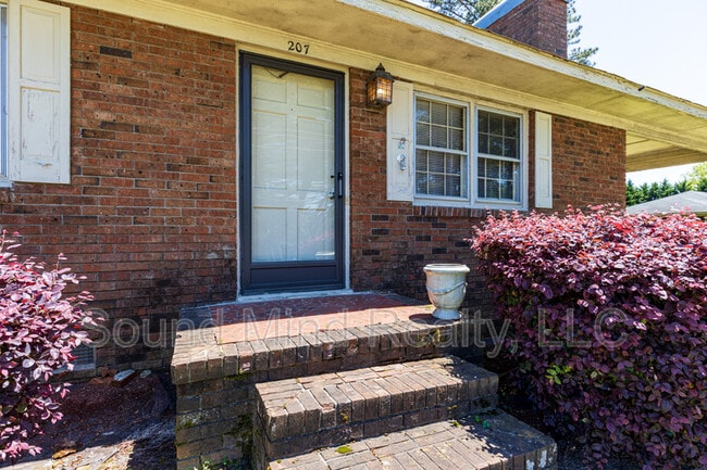 Building Photo - 207 S Alston St