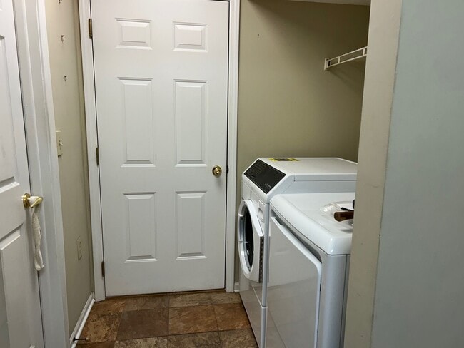 Building Photo - 88 Woolsey Ct