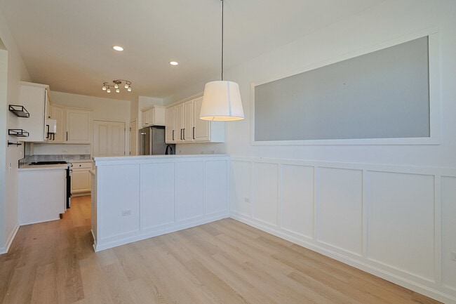 Building Photo - 12166 White Tail Ln