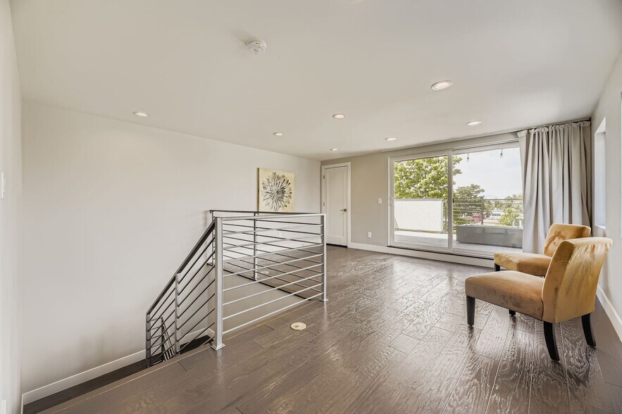 top floor empty - 2765 S Sherman St