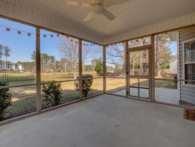 Building Photo - 217 Windchime Dr