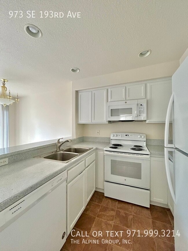 Building Photo - 973 SE 193rd Ave
