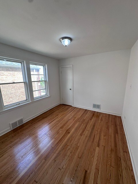 Building Photo - 6204 S McVicker Ave