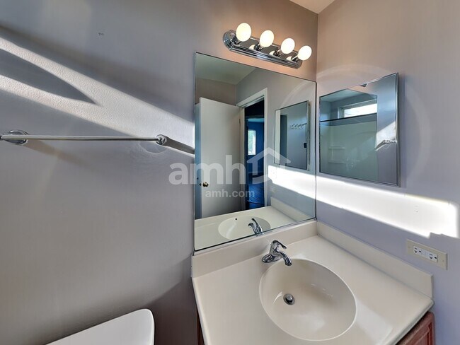 Building Photo - 300 Annandale Dr