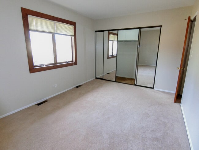 Building Photo - 517 Hingham Ln