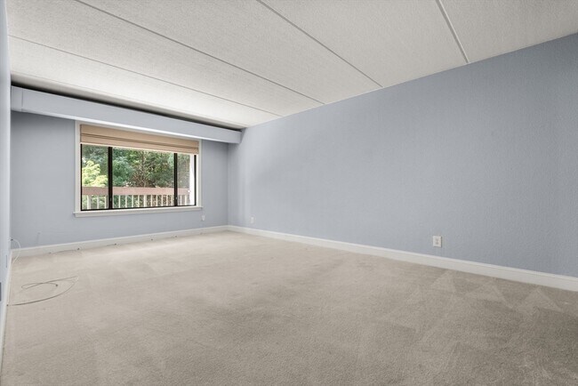 Building Photo - 1500 Worcester Rd