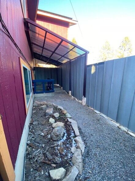 Building Photo - 2612 Borrego Dr