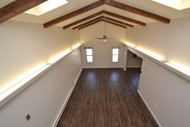 Building Photo - Awesome 5 bed 3 bath Home in Murray!!!