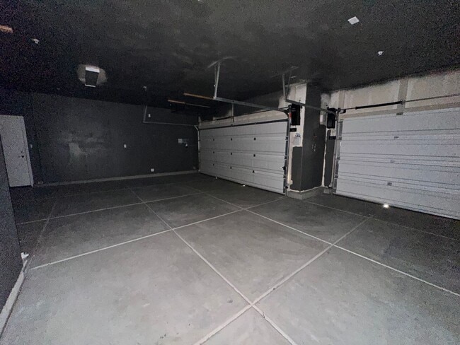 Building Photo - NW Visalia Home Coming Soon!