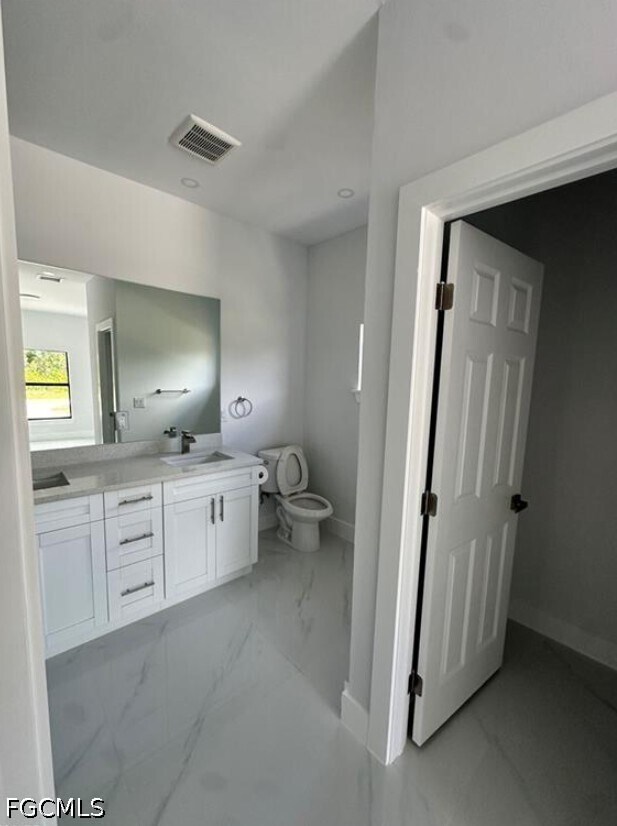 Building Photo - 821 Bell Blvd