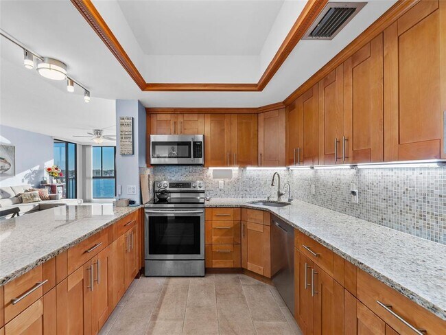 Building Photo - 7100 Sunshine Skyway Ln S