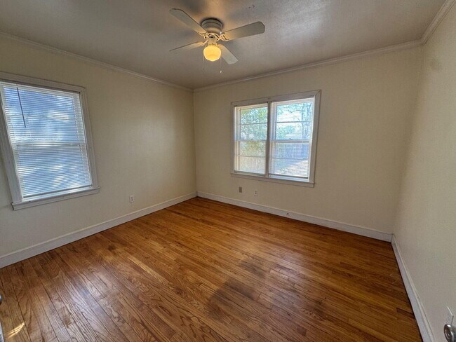 Building Photo - 2011 38th St