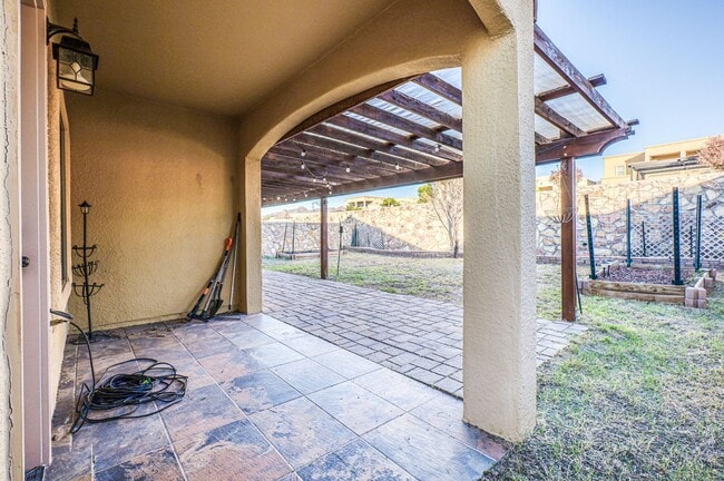 Building Photo - Beautiful 3 bed-2 baths home in 79911