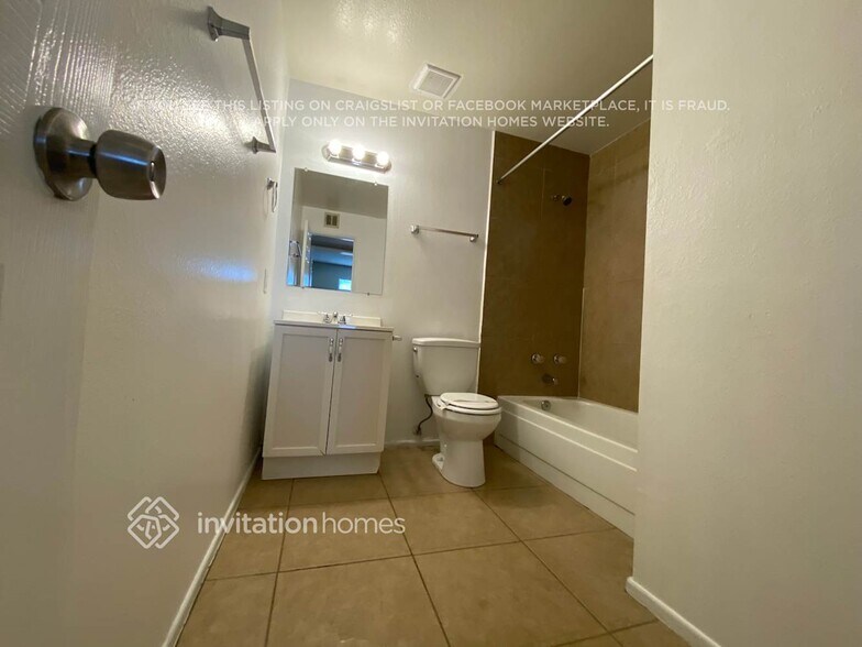 Building Photo - 8223 W Hazelwood St