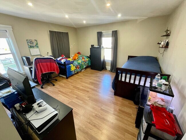 Building Photo - 54 West St