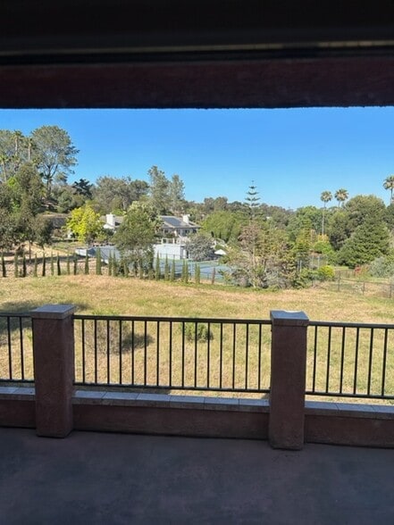 Building Photo - 4918 Ladera Sarina